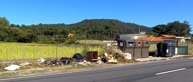 Lixeira no Lordelo