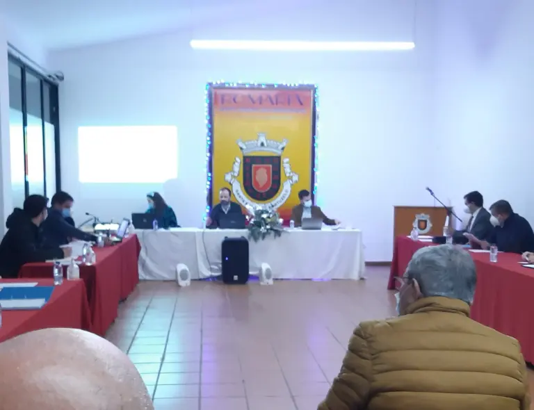 Votos de louvor para  Iúri Leitão e Liliana Rocha
