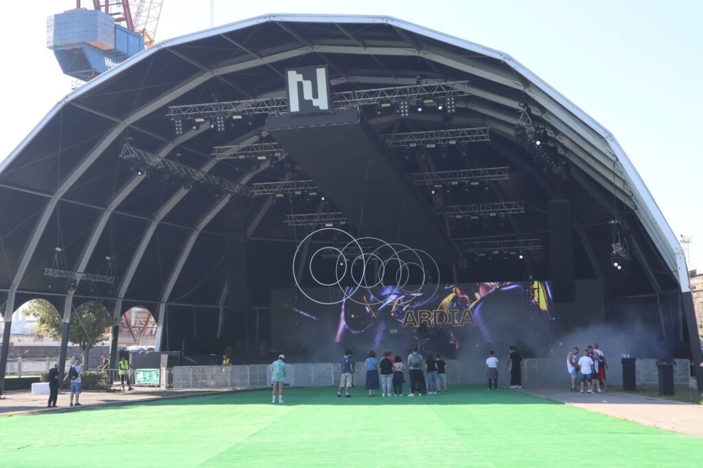 NEOPOP celebra 20 anos com Jeff Mills, Luke Slater e Helena Hauff no alinhamento