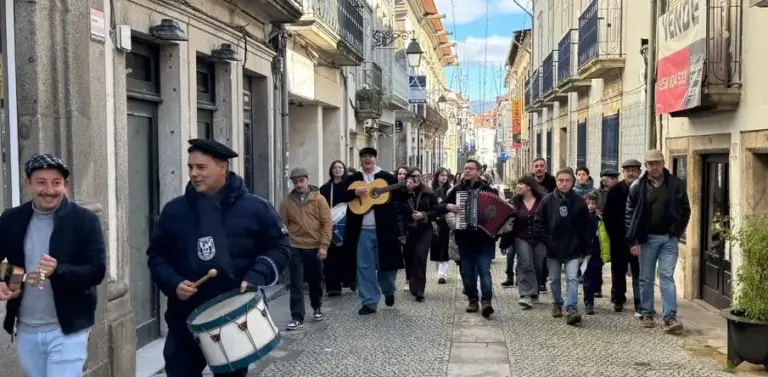 Lavradeiras cantam na cidade 