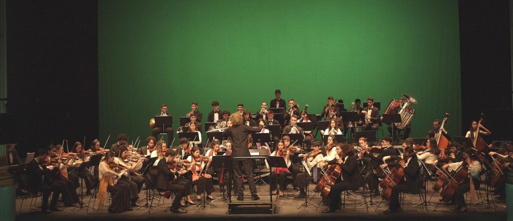 Teatro Sá de Miranda recebe sessão de entrega de diplomas a alunos da ARTEAM