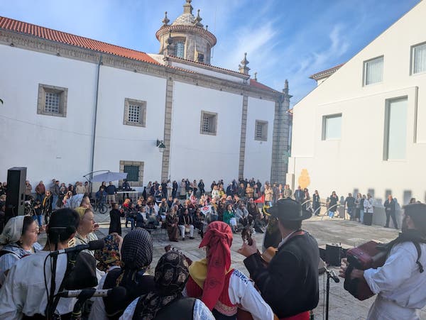 Cerca de duas centenas de mulheres assinalam Dia da Mulher em Viana do Castelo
