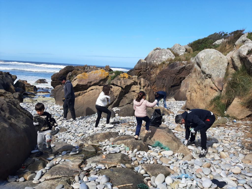 300 quilos de resíduos recolhidos na praia de Paçô