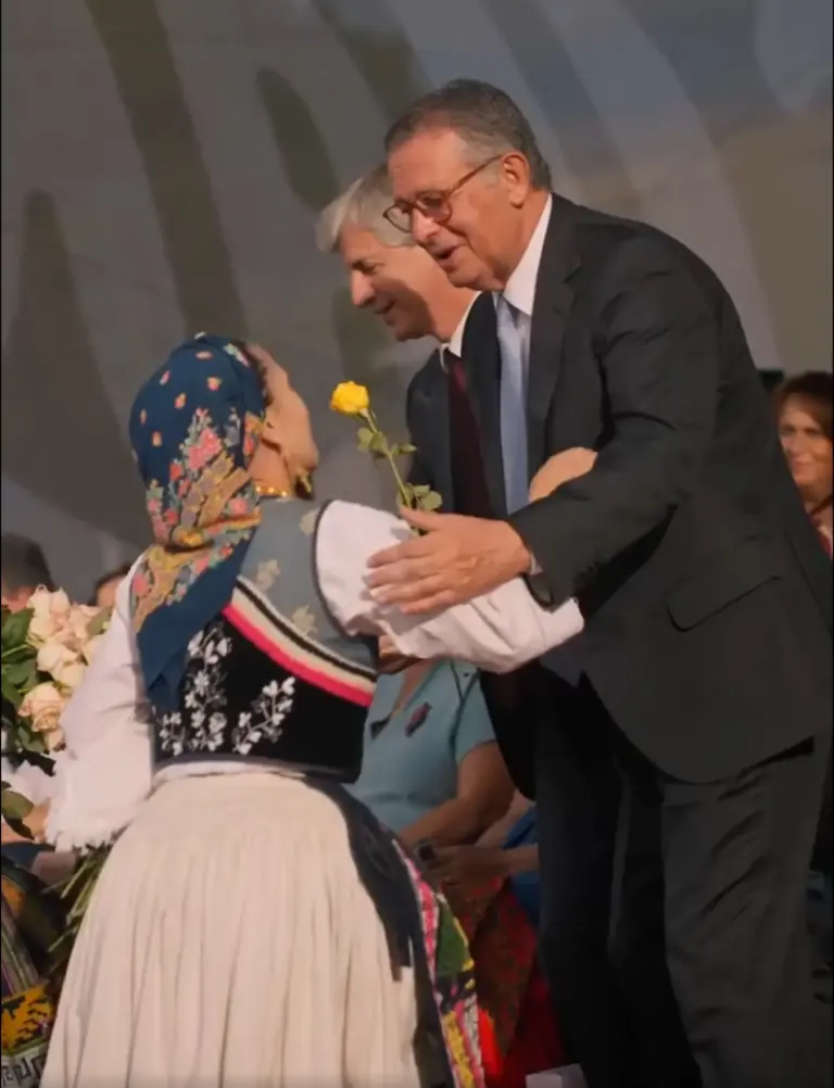 Rosas perfumam a Romaria de Senhora D’Agonia