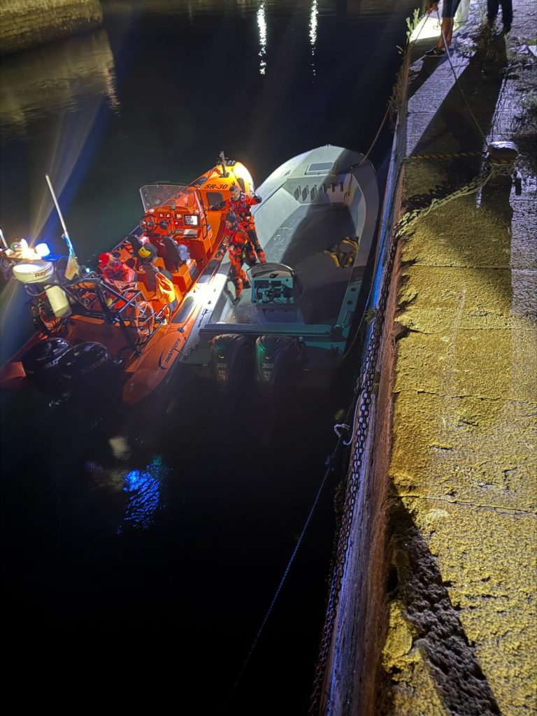 Autoridade Marítima Nacional auxilia três pessoas ao largo de Viana do Castelo
