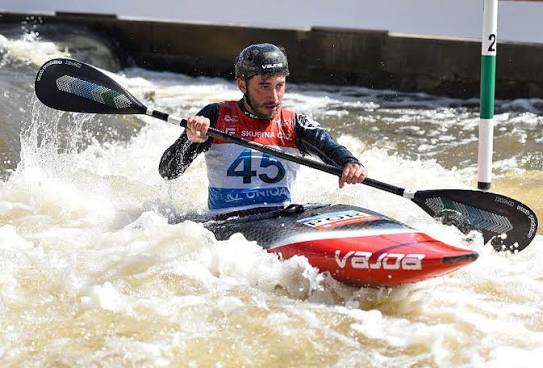Lucas Jacob compete ao serviço da seleção nacional na Taça do Mundo de Canoagem Slalom em Espanha