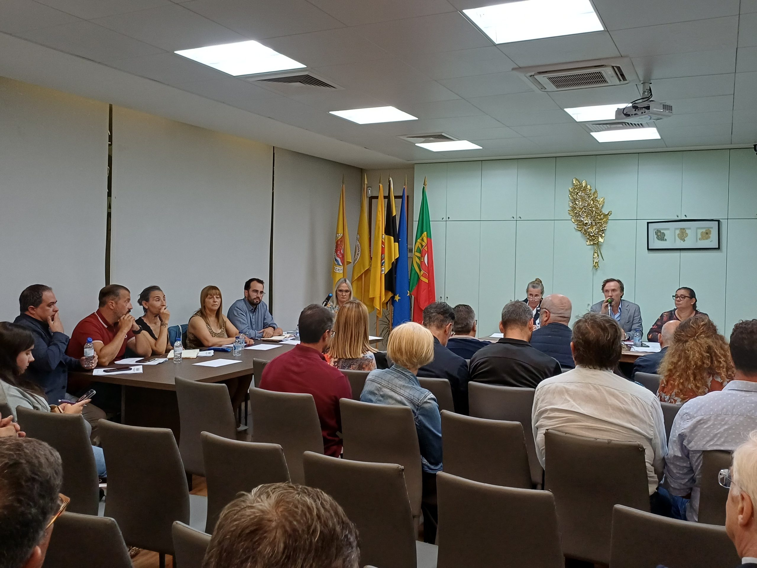 <i class='fa-solid fa-user-lock' aria-hidden='true'></i> Assembleia da União de Freguesias