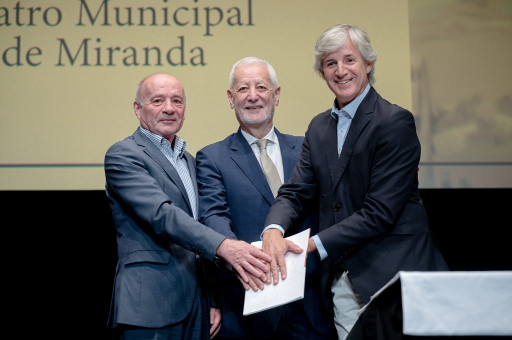<i class='fa-solid fa-user-lock' aria-hidden='true'></i> Viana vai criar Centro António Sampaio da Nóvoa