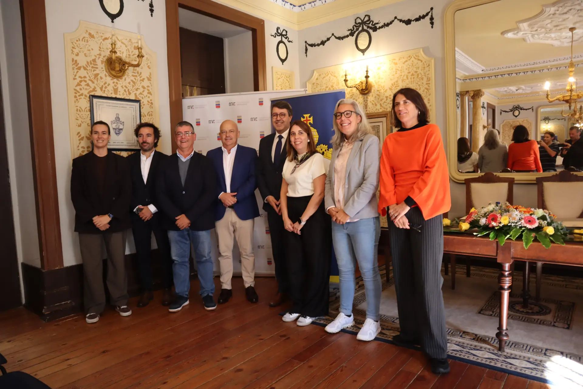 “Uma bata, um sorriso” vai ser implementado em Viana